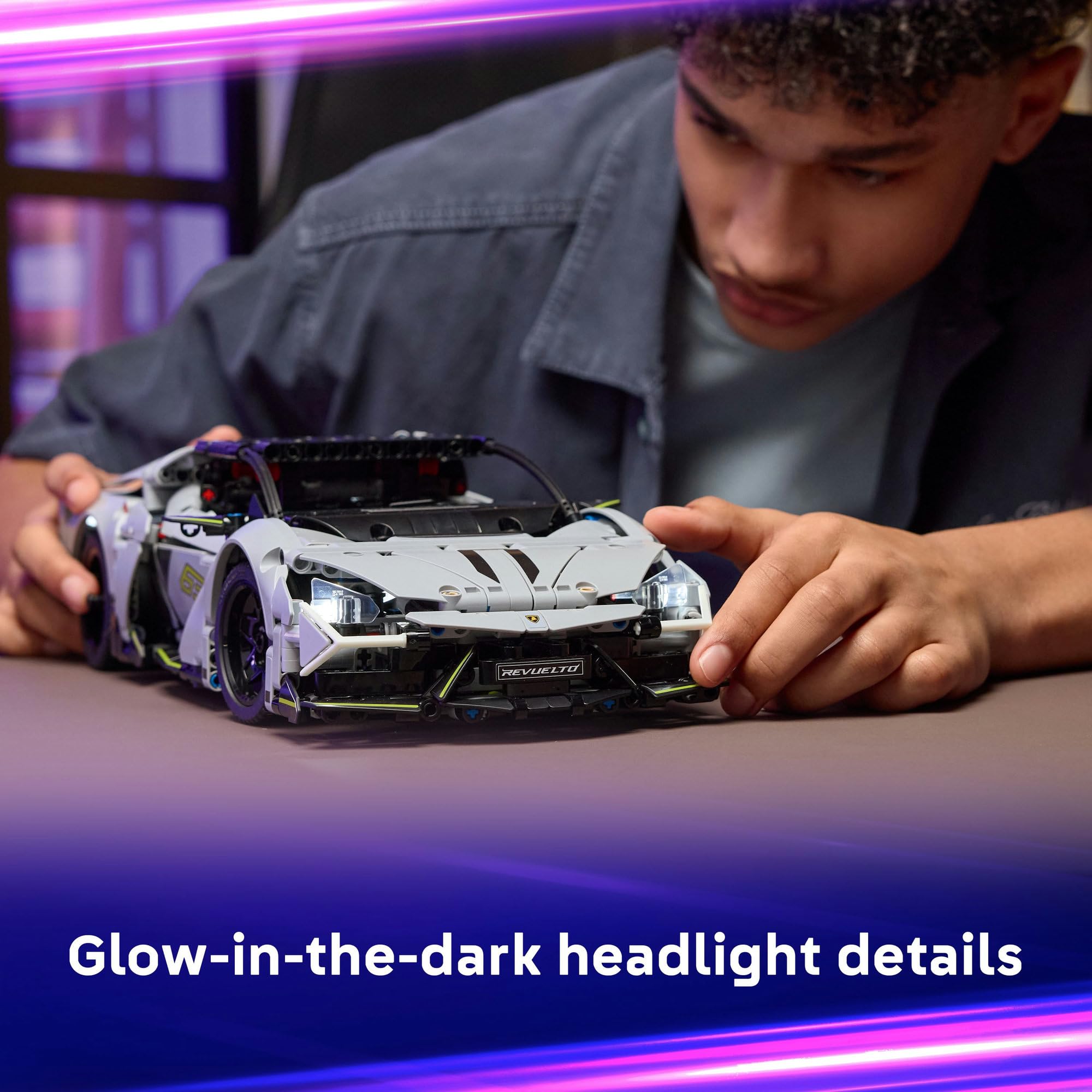 LEGO Technic 42214 Lamborghini Revuelto, ferngesteuertes Supersportwagen Modellauto mit Licht, Lenkung & Akku-Hub, Bausatz ab 10 Jahren