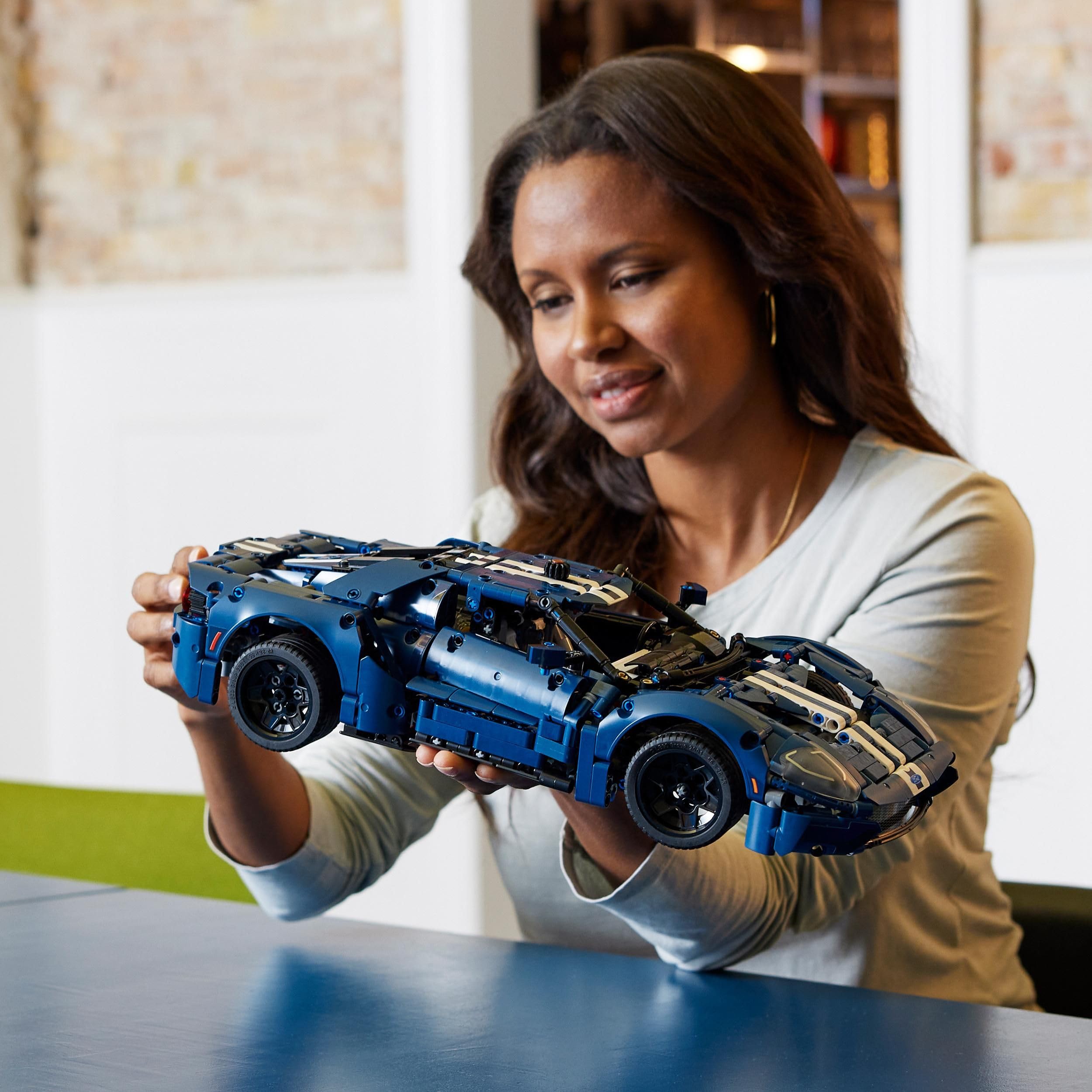 LEGO Technic 42154 Ford GT 2022, Supercar Modellauto 1:12 mit authentischen Details, fortschrittlicher Bausatz & Sammlerset für Erwachsene