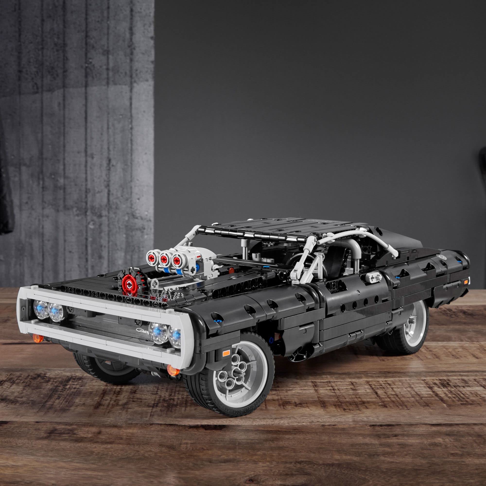 LEGO 42111 Technic Dom's Dodge Charger, Fast and Furious Modellauto Bauset, Jungen, Mädchen, Männer, Frauen, ikonisches Sammlerset